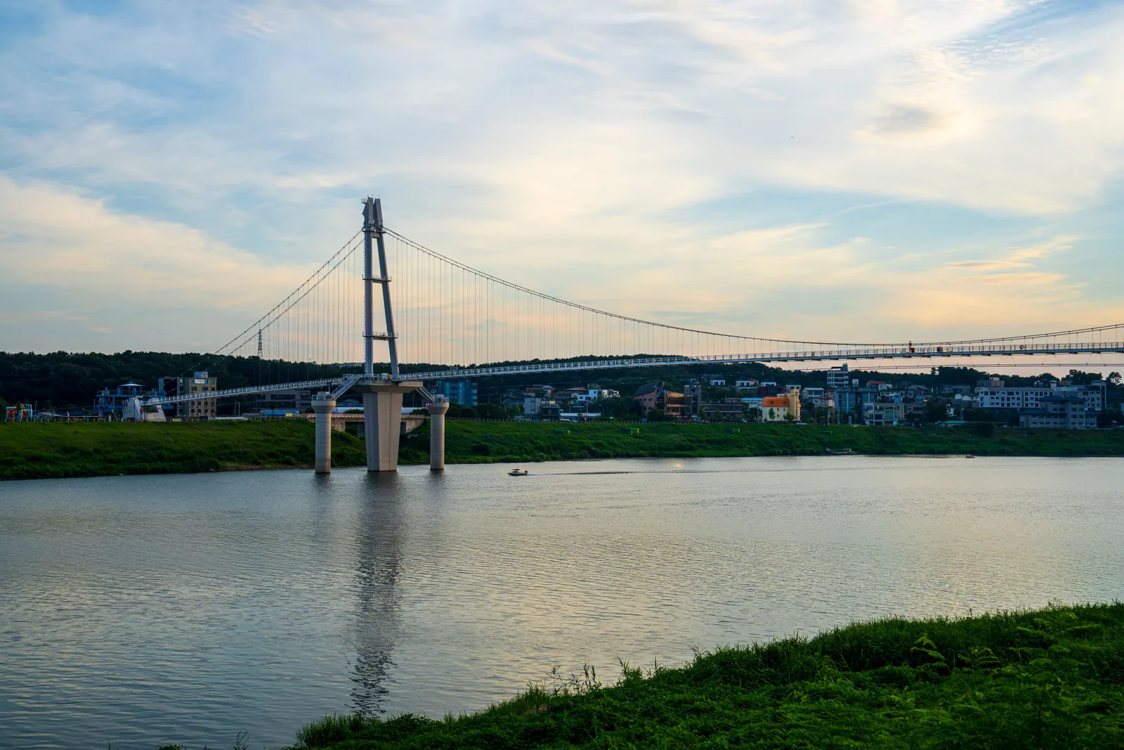 여주 남한강 출렁다리 1